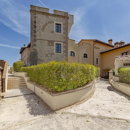 The Tower With Amazing View Shared Pool - Happy Апартаменты Ficulle